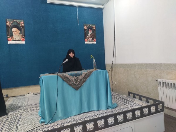 توصیه مدیر مدرسه علمیه حضرت زهرا(س) احمدآباد به طلاب برای جدیت در مسیر سلوک