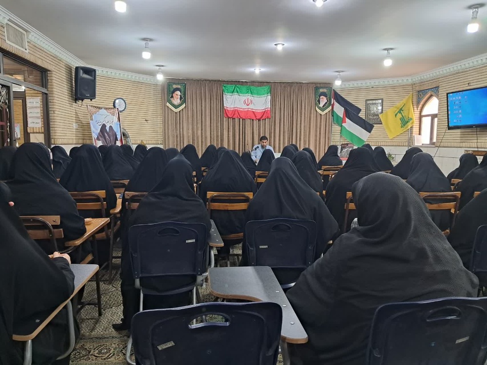 زن مسلمان امروز باید همچون زینب کبری(س) در میدان جهاد تبیین نقش‌آفرین باشد