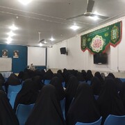 نشست بصیرتی سیاسی در مدرسه علمیه احمدآباد به مناسبت ۱۳ آبان و ایام فاطمیه