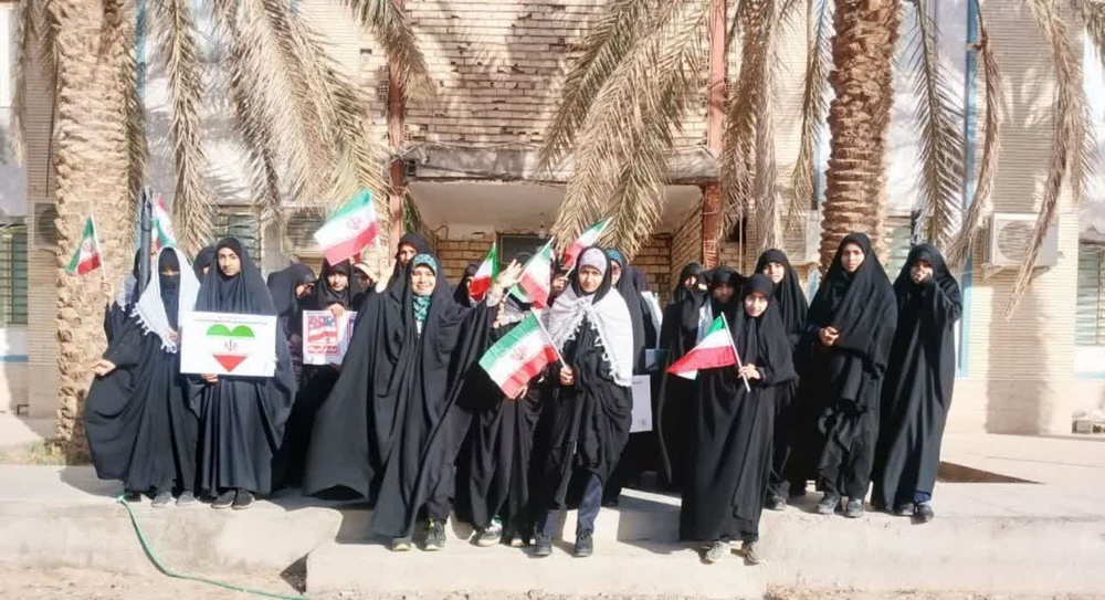 حضور طلاب مدارس علمیه در راهپیمایی 13 آبان