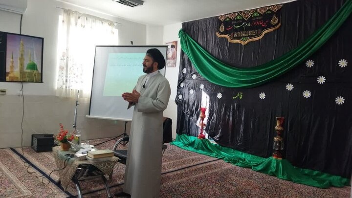 تصاویر/ کارگاه تبیینی، تحلیلی، بصیرتی در مدرسه علمیه الزهرا (س) شهداد