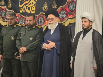 حوزه/ طلایه‌داران نور بدرقه شدند؛ طلاب سیکل حوزه‌های علمیه خواهران یزد عازم مناطق عملیاتی دفاع مقدس