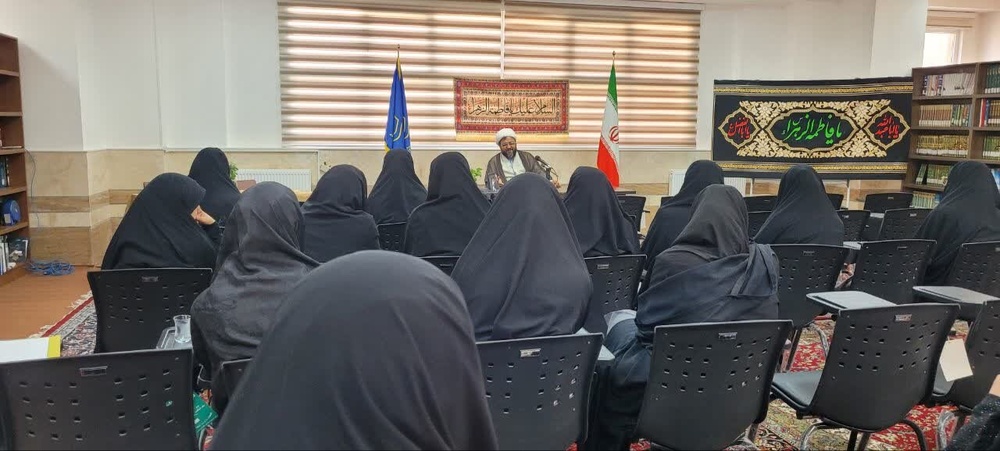 سیره فاطمی (س) نقشه راه مقابله با هجمه‌های فکری و فرهنگی است