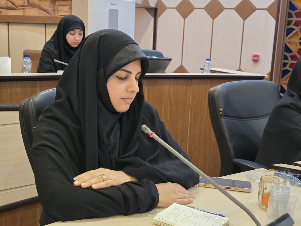 نشست بررسی آسیب‌های اجتماعی با حضور کارشناسان حوزه علمیه خواهران یزد برگزار شد+عکس