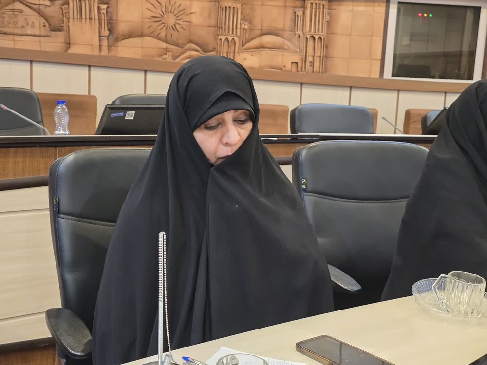 نشست بررسی آسیب‌های اجتماعی با حضور کارشناسان حوزه علمیه خواهران یزد برگزار شد+عکس