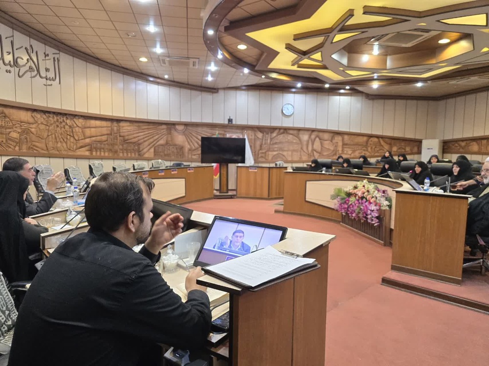 نشست بررسی آسیب‌های اجتماعی با حضور کارشناسان حوزه علمیه خواهران یزد برگزار شد+عکس