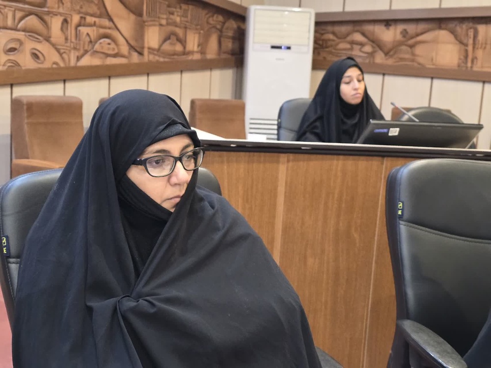 نشست بررسی آسیب‌های اجتماعی با حضور کارشناسان حوزه علمیه خواهران یزد برگزار شد+عکس