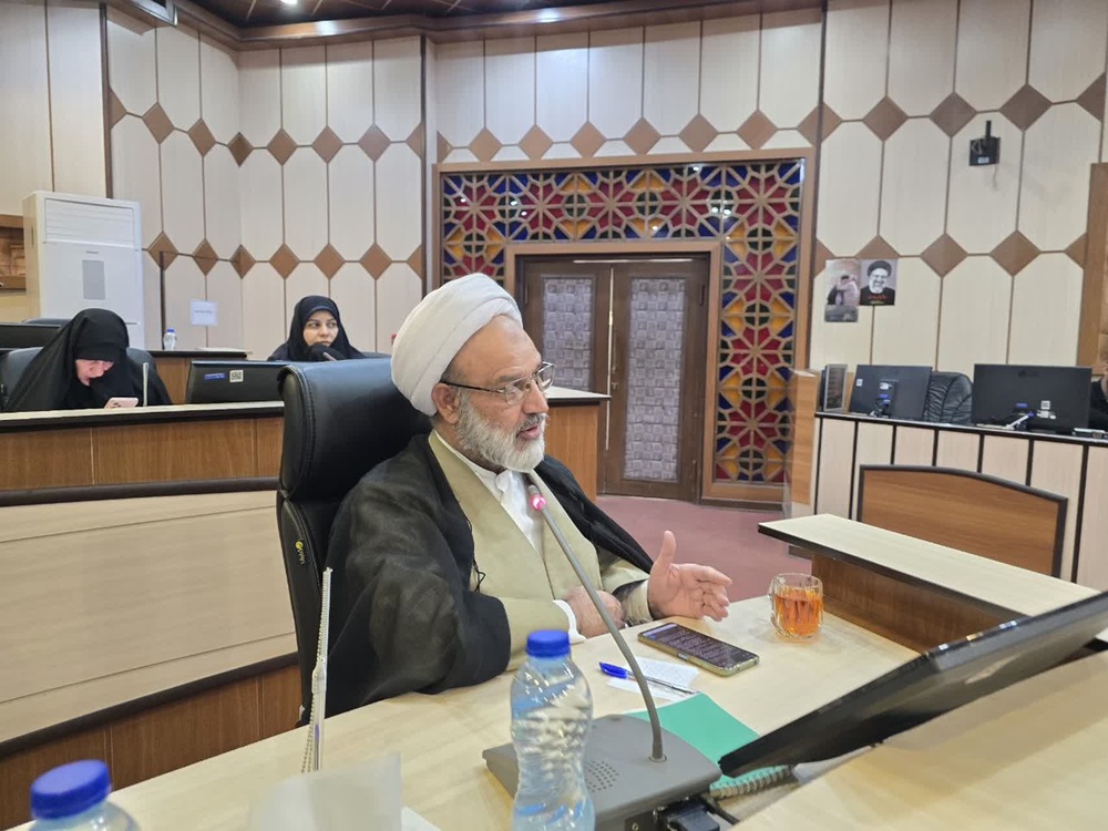 نشست بررسی آسیب‌های اجتماعی با حضور کارشناسان حوزه علمیه خواهران یزد برگزار شد+عکس