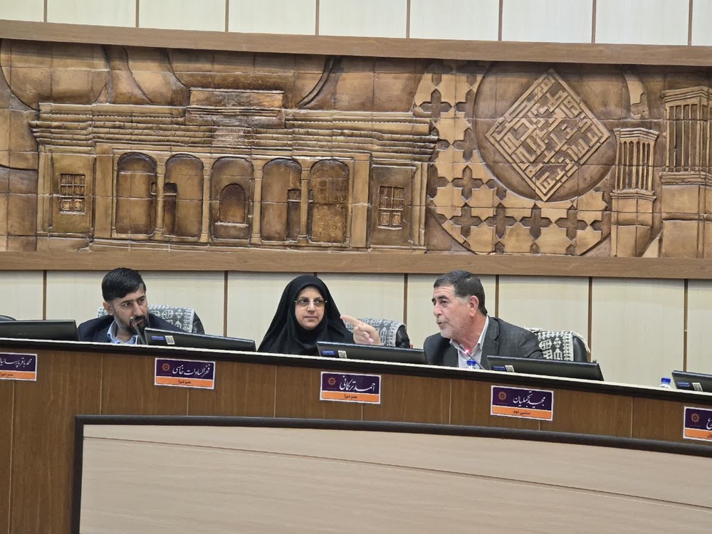 نشست بررسی آسیب‌های اجتماعی با حضور کارشناسان حوزه علمیه خواهران یزد برگزار شد+عکس