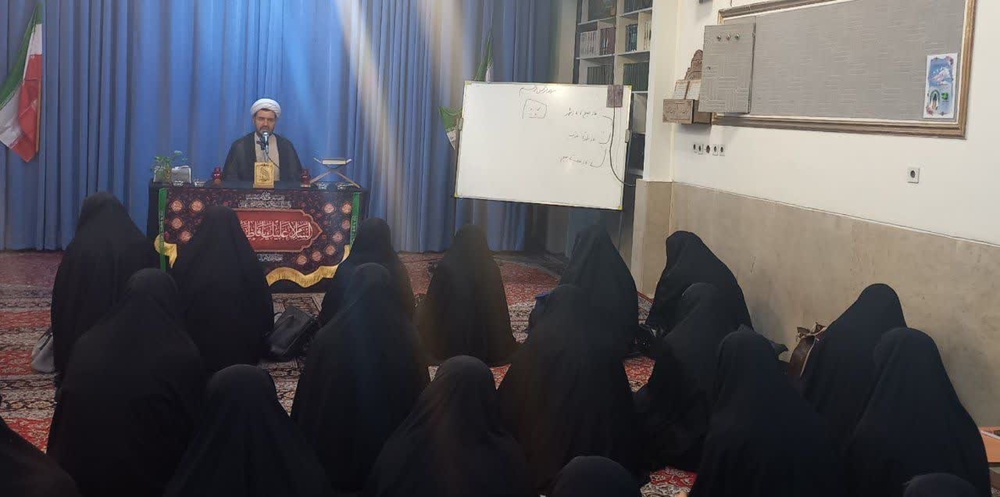 تحلیل سه‌گانه رسالت حضرت زهرا (س) با محوریت قرآن در اسلامشهر