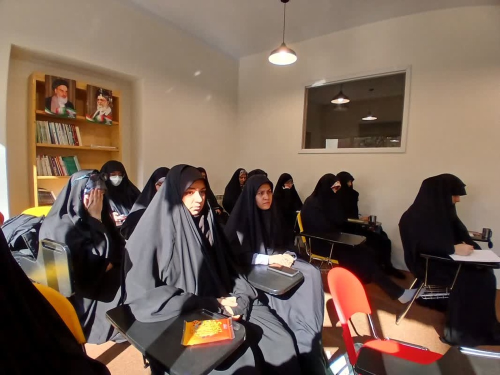 بررسی جایگاه والای حضرت زهرا(س) در قرآن کریم و روایات