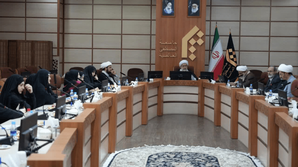 بانوان روسیه با رئیس جامعةالمصطفی دیدار کردند