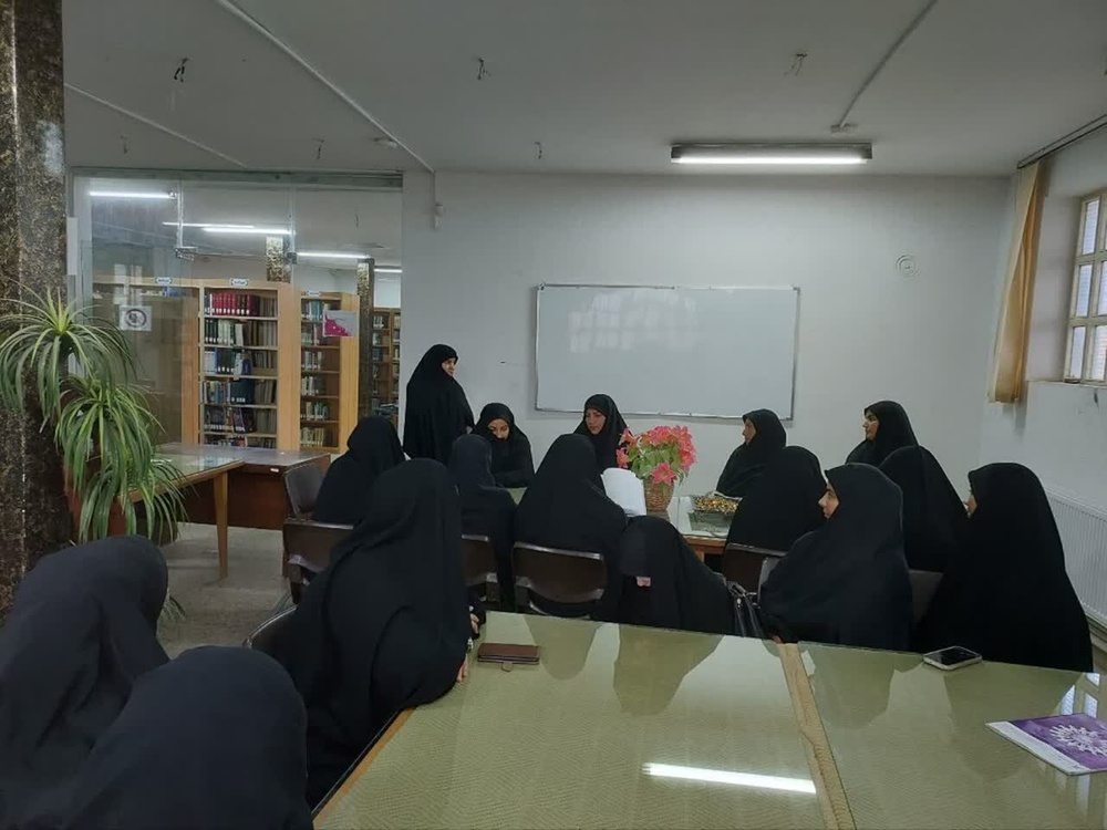 نشست پژوهشی با محوریت کتاب طلوع بی‌پایان