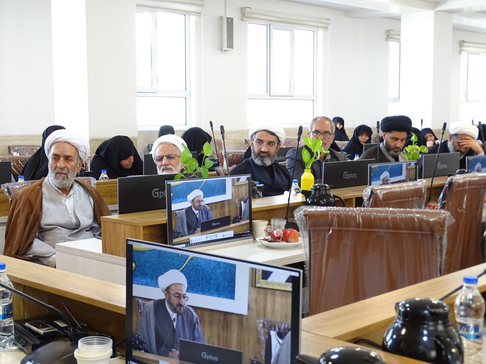 همایش هیأت امنای مدارس علمیه خواهران استان اصفهان با حضور معاون امور حوزه‌های کشور