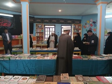 افتتاح نمایشگاه کتاب مدرسه علمیه خواهران میبد همزمان با هفته کتاب و کتابخوانی+تصاویر