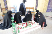 تصاویر/ برگزاری آیین غبارروبی مزار شهید گمنام همزمان با ایام شهادت حضرت زهرا(س)