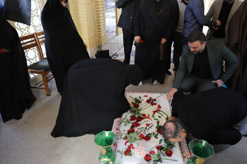 تصاویر/ برگزاری آیین غبارروبی مزار شهید گمنام با حضور مدیر حوزه‌های علمیه خواهران