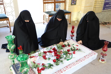 تصاویر/ برگزاری آیین غبارروبی مزار شهید گمنام با حضور مدیر حوزه‌های علمیه خواهران