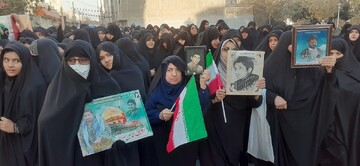 تصاویر/ مراسم تشییع و تدفین پیکر مطهر شهید گمنام در مدرسه علمیه خواهران حضرت آمنه(س) قم