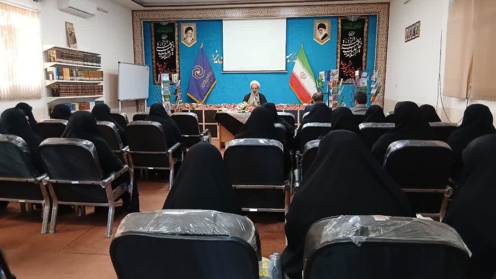 ترویج فرهنگ کتاب‌خوانی رسالت اصلی حوزه‌های علمیه است