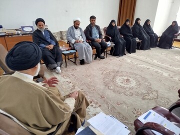 دیدار مجموعه مدیریت حوزه‌های علمیه خواهران استان چهارمحال و بختیاری با نماینده ولی فقیه در این استان