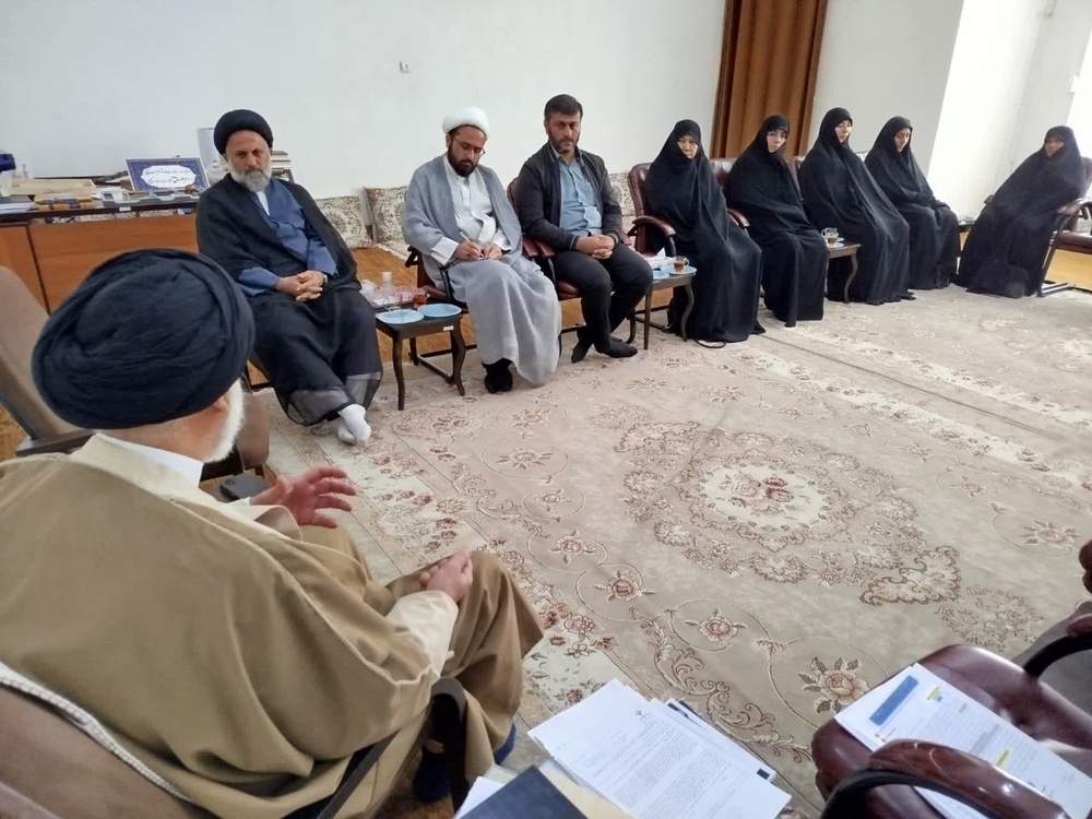 دیدار مجموعه مدیریت حوزه‌های علمیه خواهران استان چهارمحال و بختیاری با نماینده ولی فقیه در این استان