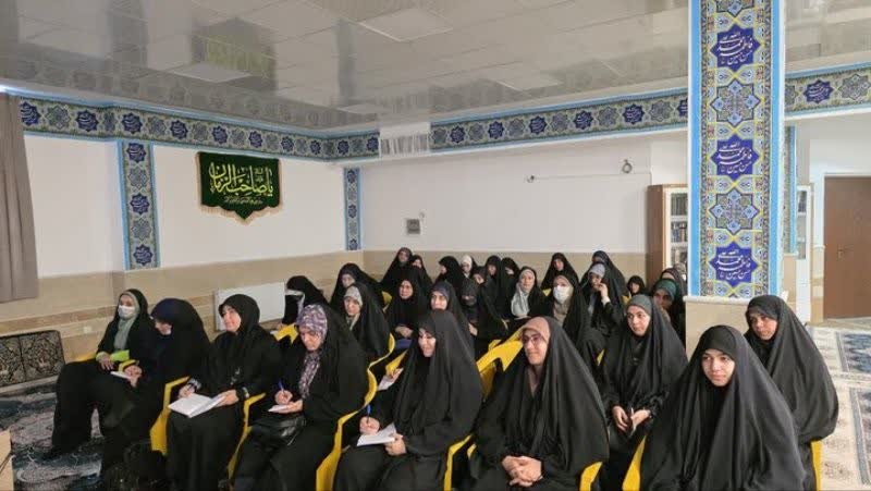 تصاویر/ کارگاه سلامت طلاب مدرسه علمیه نرجسیه سیرجان