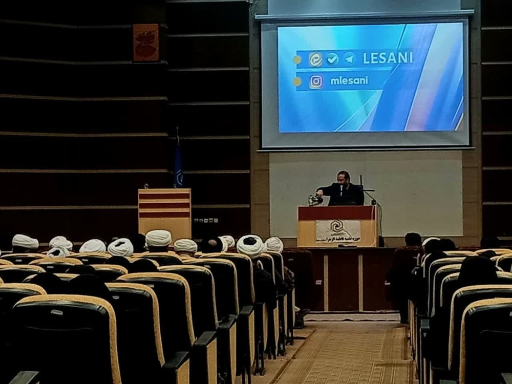 برگزاری کارگاه سواد رسانه‌ای در مدرسه علمیه ساوه