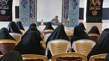 حراست از انقلاب اسلامی وظیفه مهم و اساسی حوزه‌های علمیه و روحانیت است