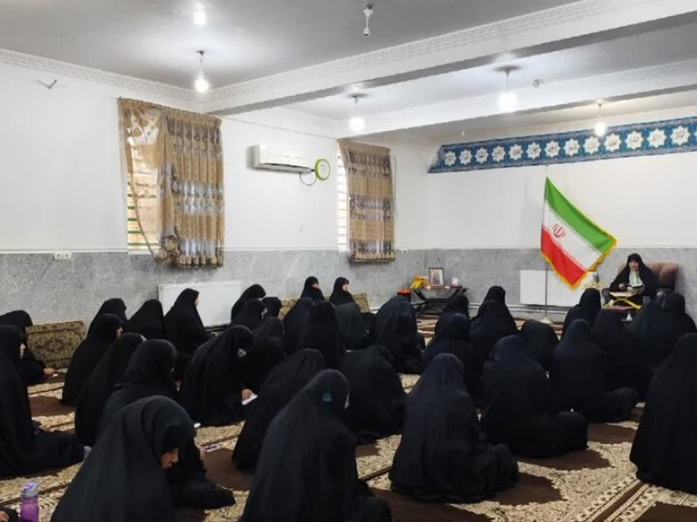 تصاویر/ حضور مدیر و معاونین مدیریت حوزه علمیه خواهران استان کرمان در مدرسه فهرج