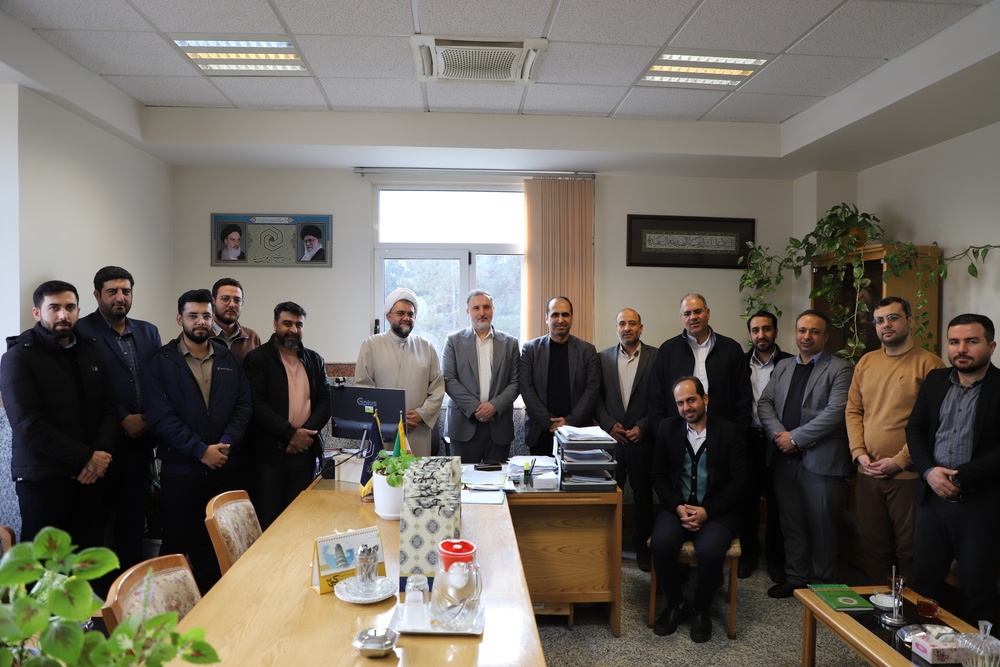 تصاویر/ تقدیر از کارکنان ستادی اداره‌کل امور مالی حوزه‌های علمیه خواهران به مناسبت روز حسابدار