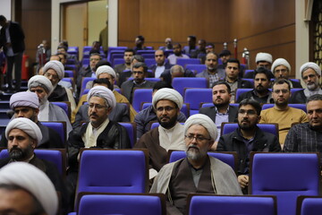 تصاویر/ برگزاری جشن میلاد حضرت زهرا(س) با حضور مدیر، معاونان و کارکنان ستادی حوزه‌های علمیه خواهران