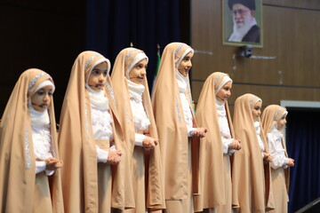 تصاویر/ برگزاری جشن میلاد حضرت زهرا(س) با حضور مدیر، معاونان و کارکنان ستادی حوزه‌های علمیه خواهران