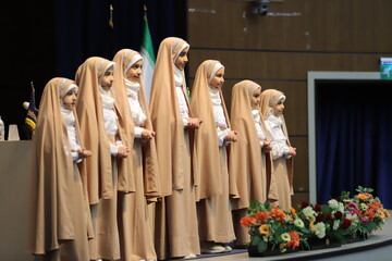 تصاویر/ برگزاری جشن میلاد حضرت زهرا(س) با حضور مدیر، معاونان و کارکنان ستادی حوزه‌های علمیه خواهران