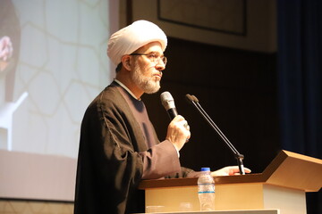 تصاویر/ برگزاری جشن میلاد حضرت زهرا(س) با حضور مدیر، معاونان و کارکنان ستادی حوزه‌های علمیه خواهران