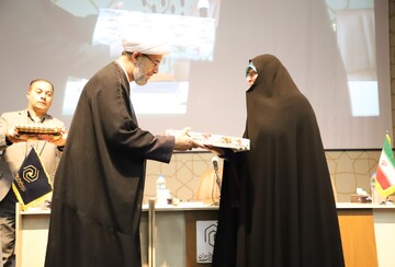 تصاویر/ برگزاری جشن میلاد حضرت زهرا(س) با حضور مدیر، معاونان و کارکنان ستادی حوزه‌های علمیه خواهران