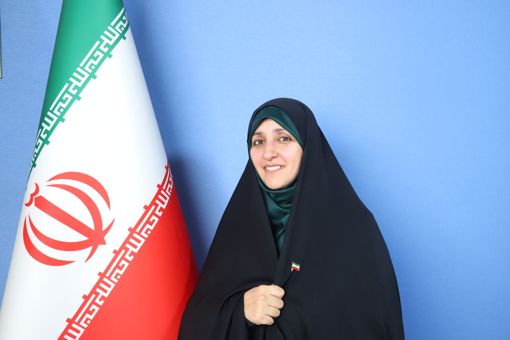 به وجود زنان ایرانی خارج از کشور افتخار می‌کنیم