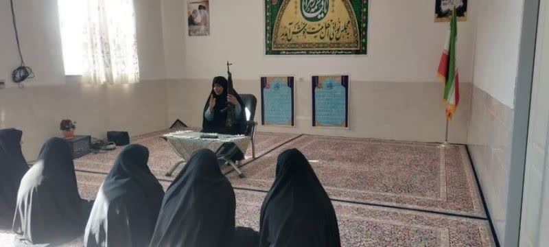 تصاویر/ کارگاه آموزشی طلاب بسیجی مدرسه علمیه الزهرا(س) شهداد