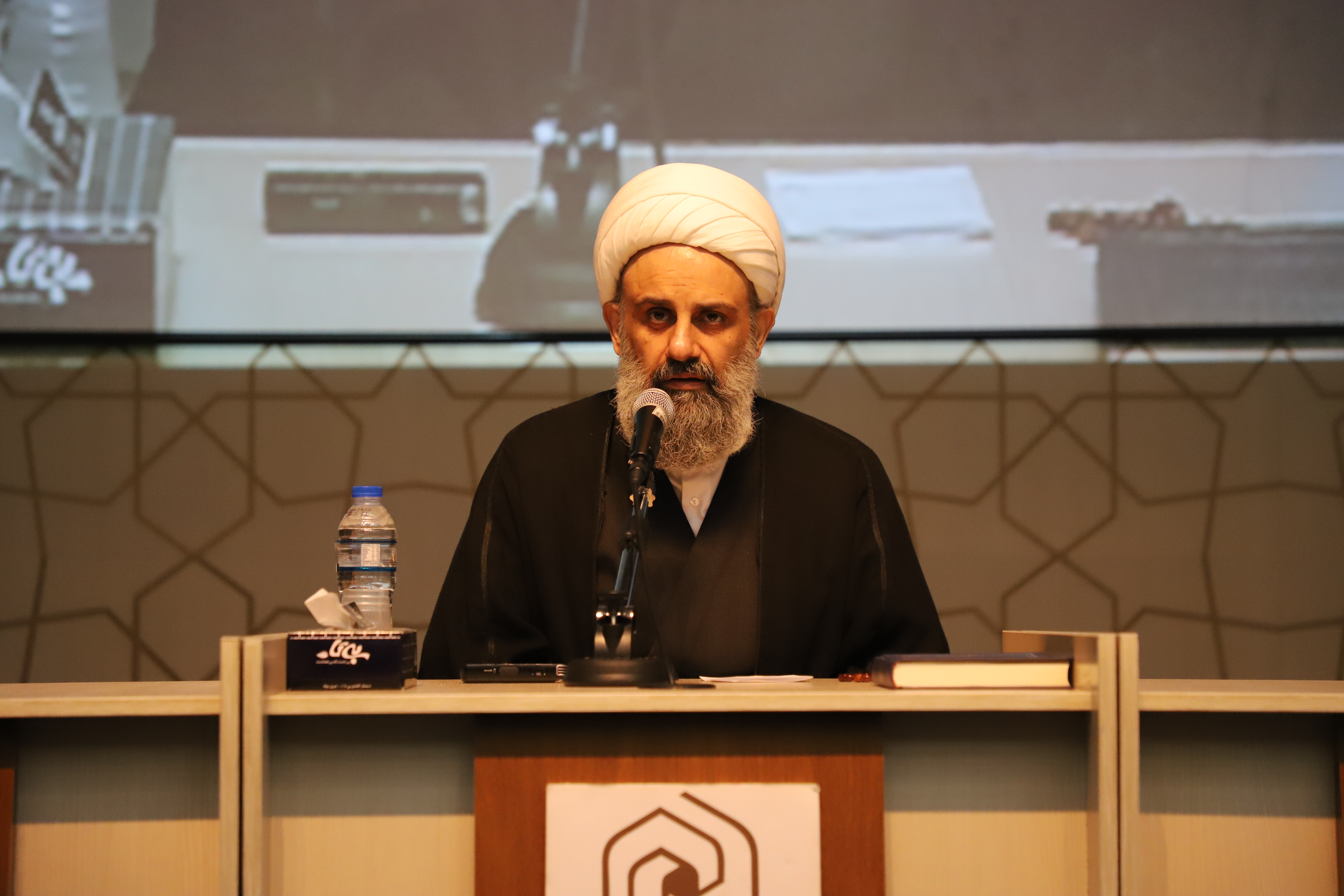 مهم‌ترین عامل رشد پژوهش، انگیزه‌بخشی به طلاب است/ ضرورت نگاه آینده‌پژوهانه در عصر هوش مصنوعی +تصاویر