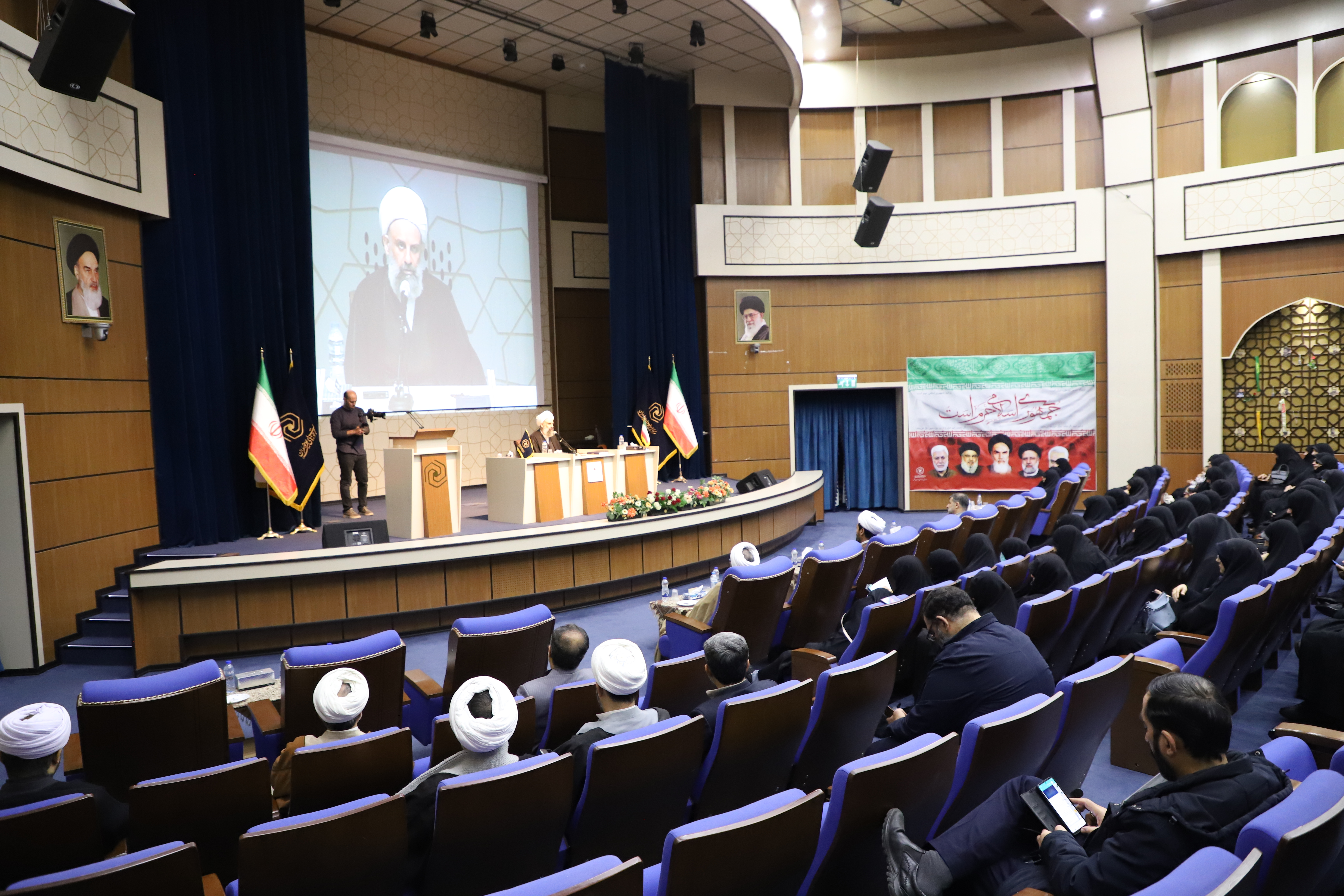 مهم‌ترین عامل رشد پژوهش، انگیزه‌بخشی به طلاب است/ ضرورت نگاه آینده‌پژوهانه در عصر هوش مصنوعی +تصاویر