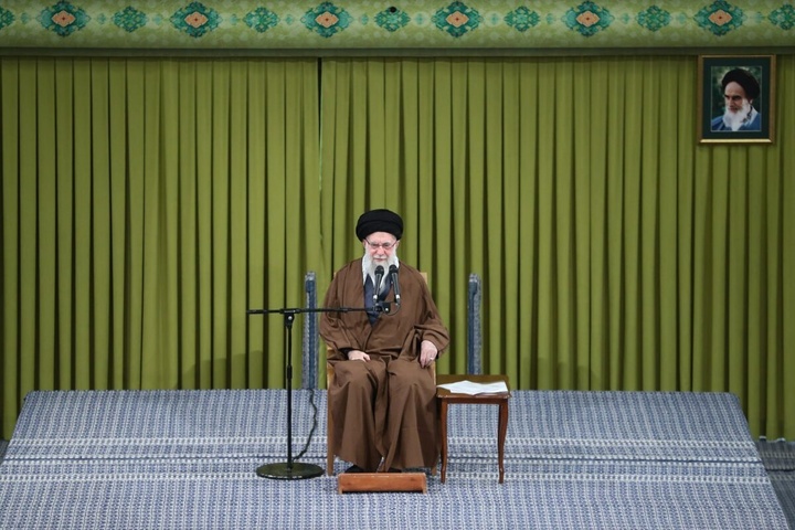 کمبودها زیاد است اما کشور در حال حرکت و پیشرفت است/ پدیده مداحی باید مرکز ادبیات مقاومت و تبیین معارف دینی و انقلابی شود