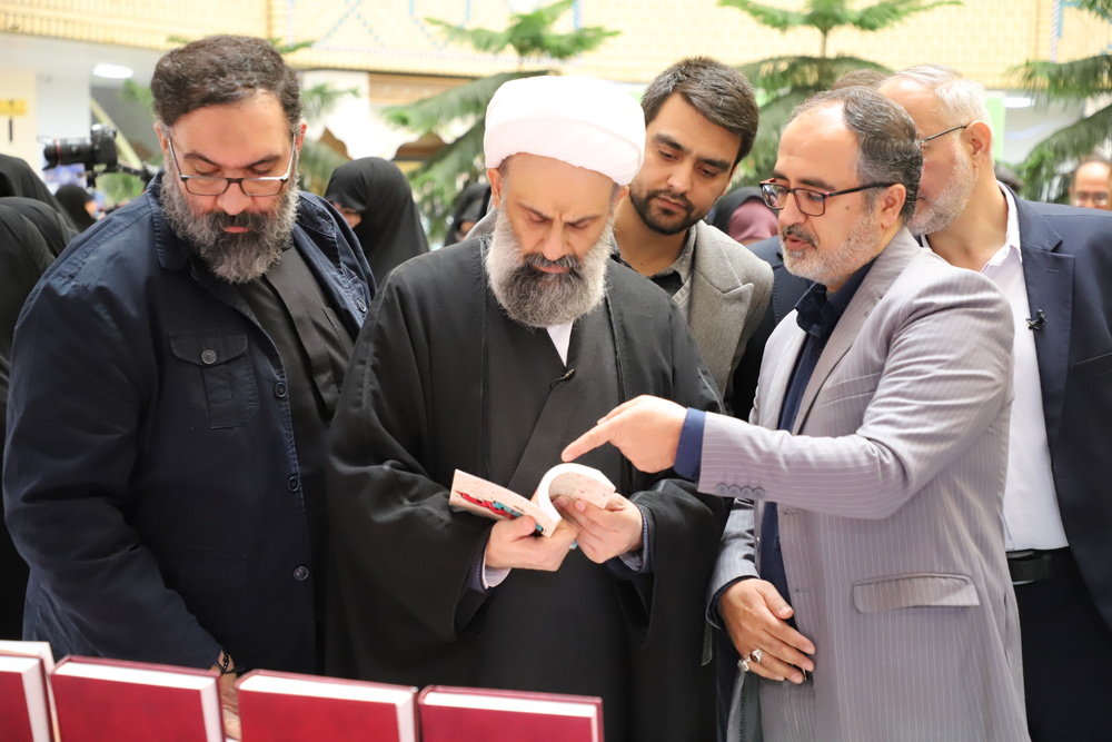 پژوهش بانوی طلبه جهادگر تبیین، در خط مقدم تحقق «حوزه پیشرو و سرآمد» است