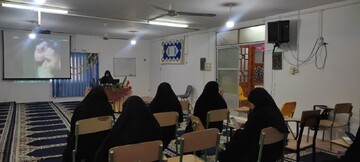 زندگی زهرایی یعنی ساده‌زیستی، قناعت، و در عین حال ایستادگی در راه حق