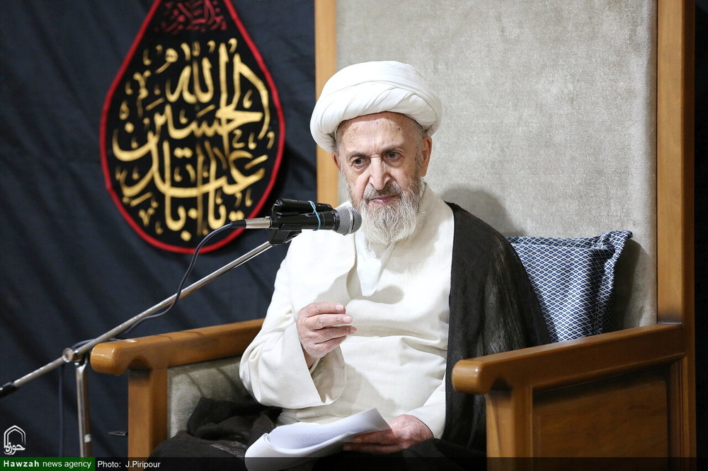 پاسخ آیت الله‌العظمی سبحانی به شبهه افکنی درباره حضرت زهرا(س)/از سرنوشت کسروی عبرت بگیرید