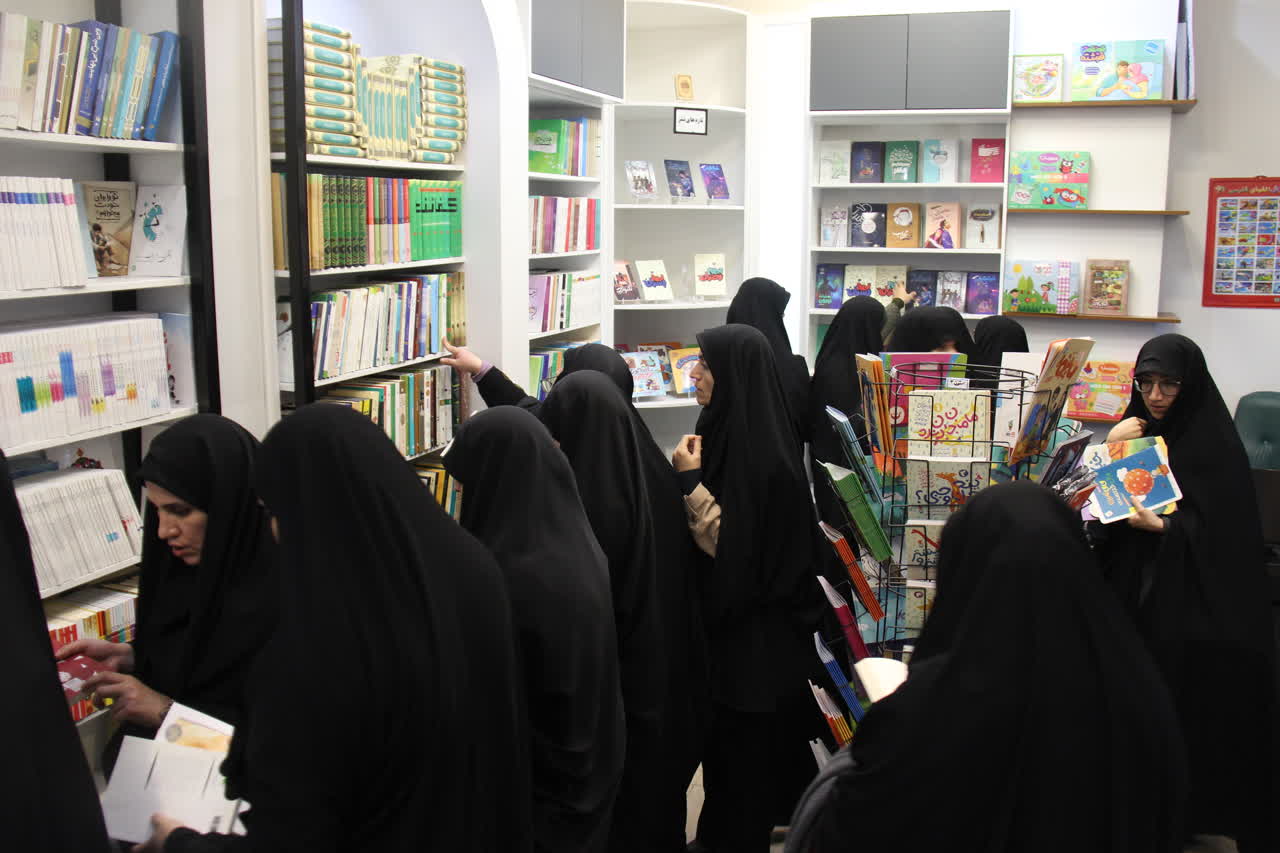 برگزاری نشست معاونان پژوهش حوزههای علمیه خواهران در مرکز نشر هاجر