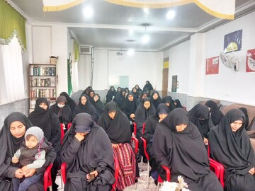 طبیعت الهی زن لطافت، زیبایی و گرمای محبت است