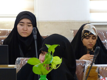 گزارش تصویری از برگزاری کرسی آزاداندیشی با موضوع: «ورود حکومت به مسئله حجاب؛ حق یا تکلیف؟» در اصفهان