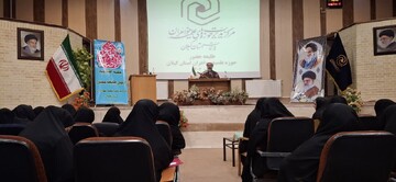 علم و عمل و بصیرت سه رکن اصلی در پاسداری از دین است