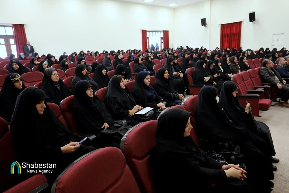 خانواده حضرت زهرا(س) روشن‌ترین نمونه برای تربیت نسل مؤمن است