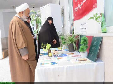 تصاویر/ نشست علمی-پژوهشی در مدرسه علمیه خواهران برازجان